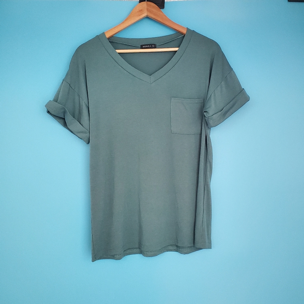 Miholl Tee Size Large Green V-Neck Cuffed